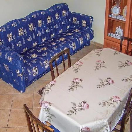One-bedroom Holiday In בית נופש קארטוזי